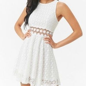 White lace dress Size Medium/Large Iris Forever21